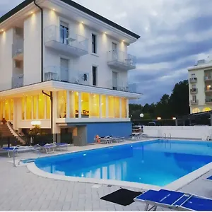 Mercedes Hotel